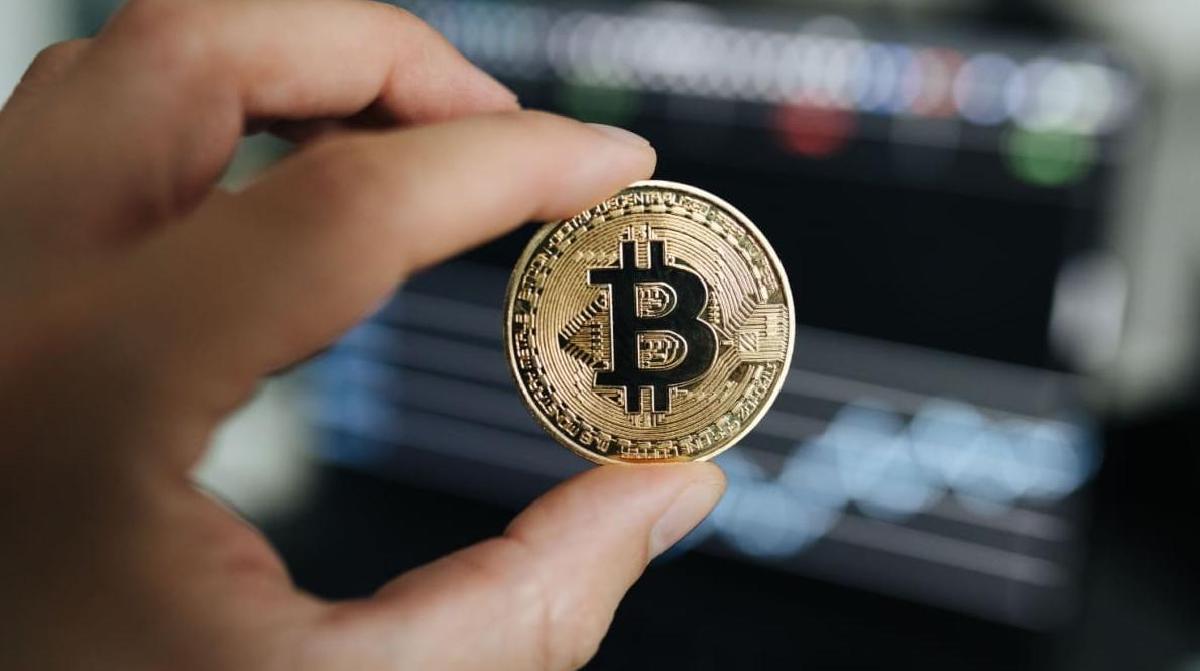 Featured image for Aliran Dana Misterius: Jutaan Bitcoin dari Situs Ilegal Muncul Kembali