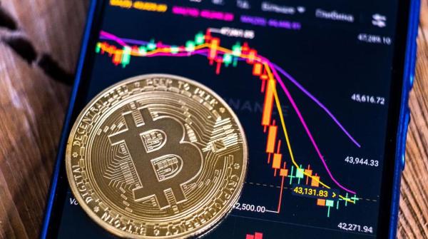 Analis Tarik Kembali Prediksi Bitcoin Positif: 'Peluang Kecil untuk Rekor Harga Baru'