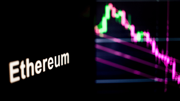 Grafik Harga Ethereum Berikan Sinyal Jual Penting: Sebuah Risiko untuk Jangka Panjang?