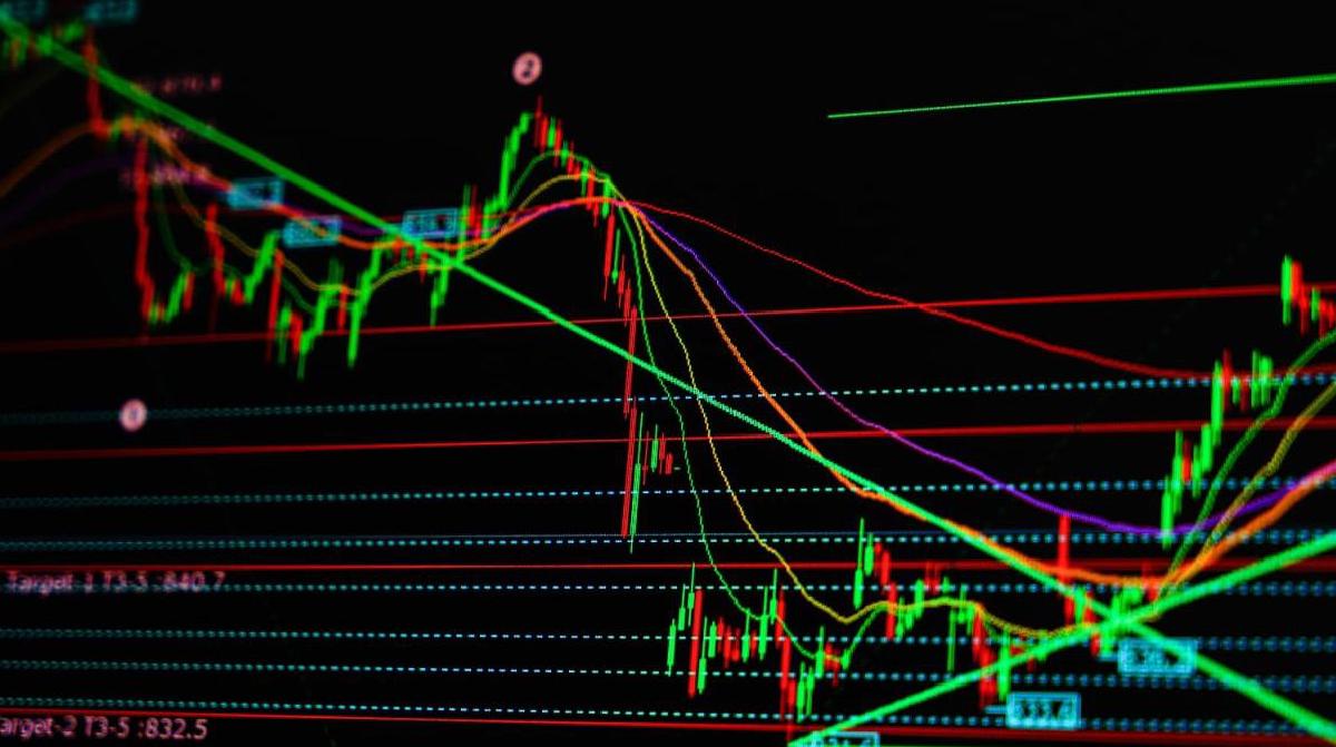 Featured image for Apakah Kripto Memecore Mengalami Rug Pull? Harga Anjlok 40% dan Pulih Sebagian