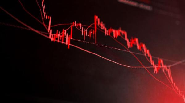 Bitcoin Anjlok: Apa yang Di Balik Pembantaian Kripto Ini?