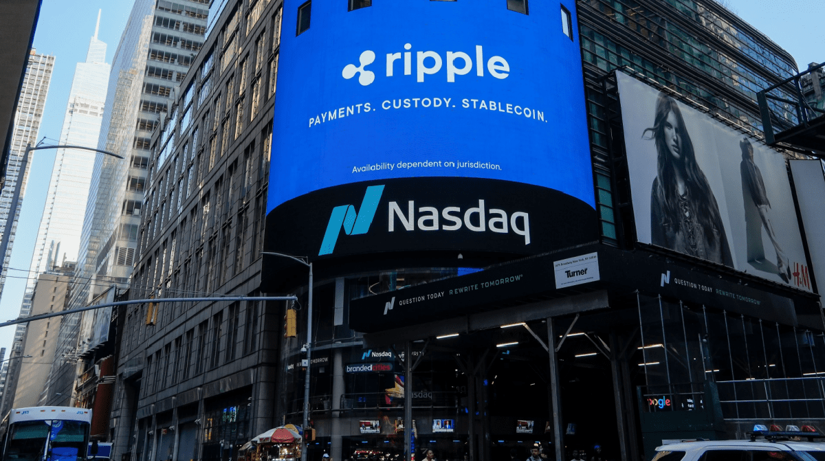 Featured image for Harga XRP Meledak 22% Usai Dibanjiri Dana Wall Street
